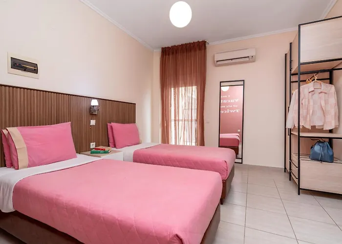 Stratos Hotel
