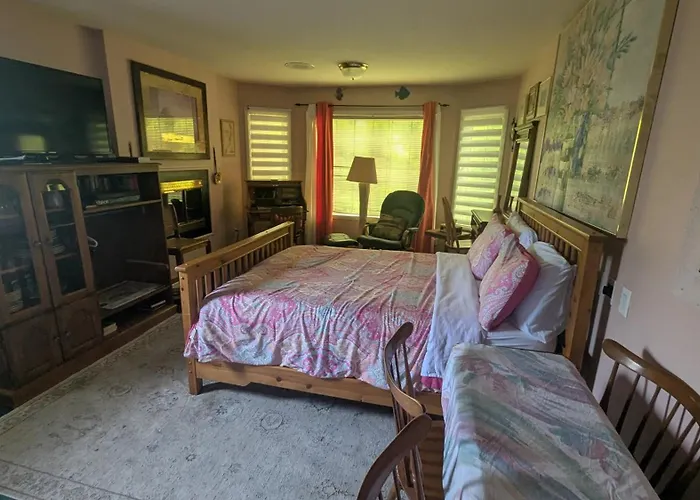 Beds By The Bridge