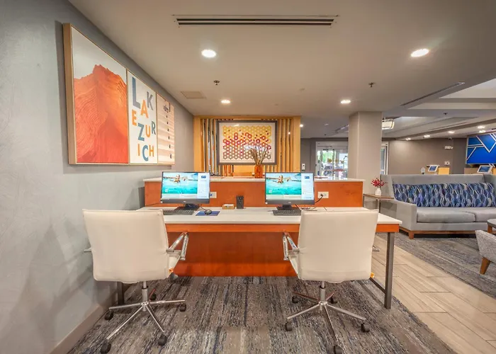 Holiday Inn Express Hotel & Suites Lake Zurich-Barrington By Ihg