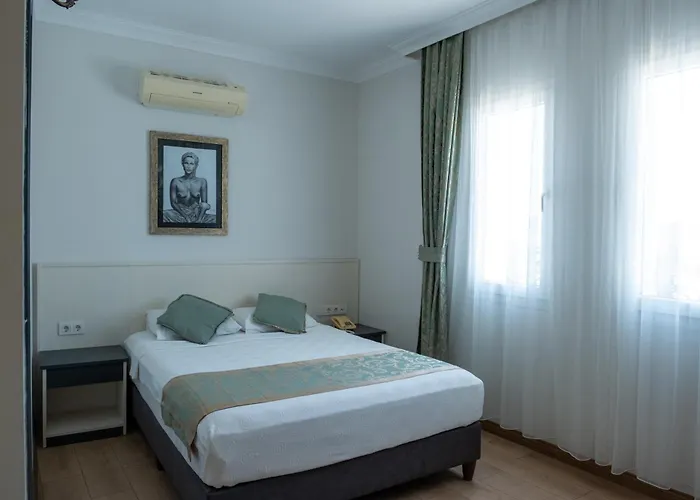 Artemis Hotel