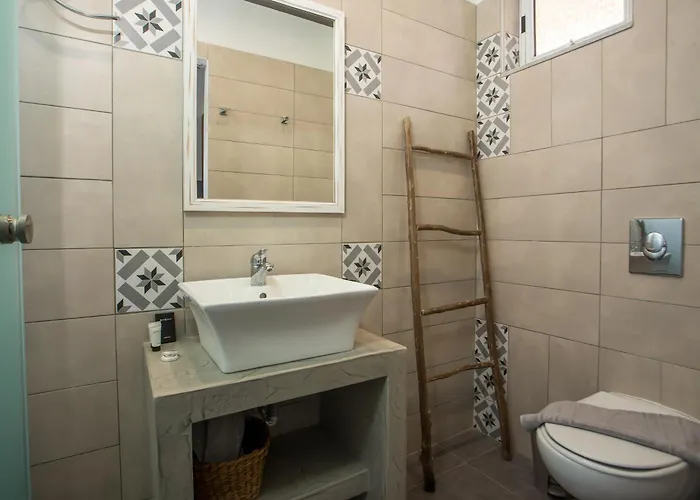 Alexander Studios & Suites - Adults Only