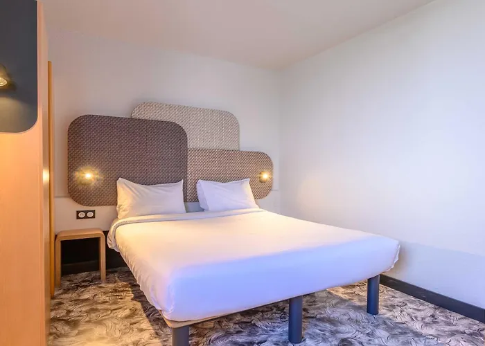 B&B HOTEL Paris Versailles