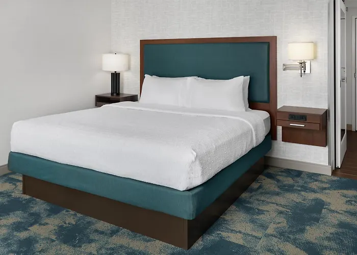 Hampton Inn & Suites Detroit/Troy