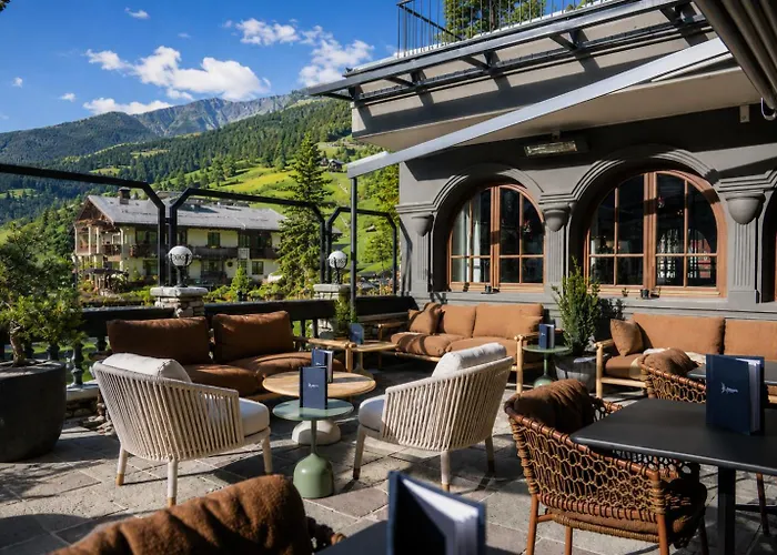 Mygoodlife Hotel & Bar