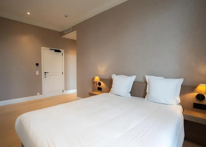 Hotel Lodewijk Van Male