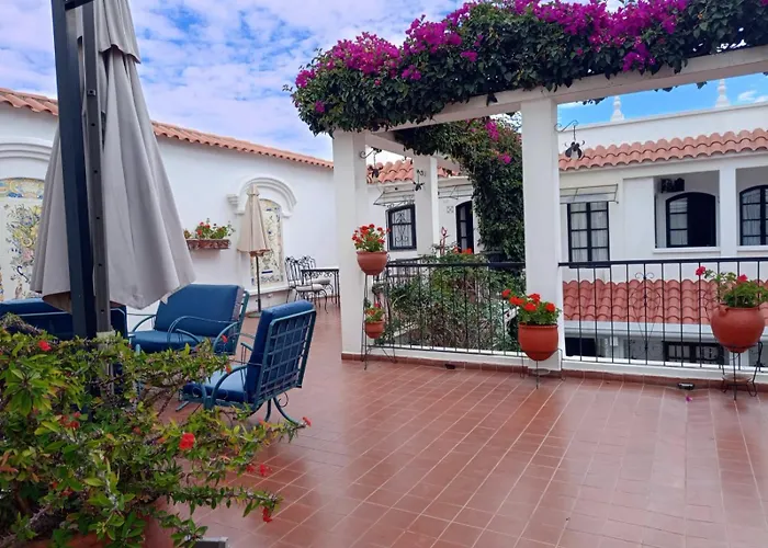 El Hotel De Su Merced