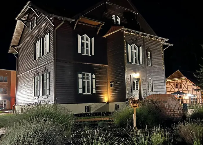 Hotel Garni Jagdschloss Waldsee mit Frühstücksbuffet&Schlossküche für Selbstversorger