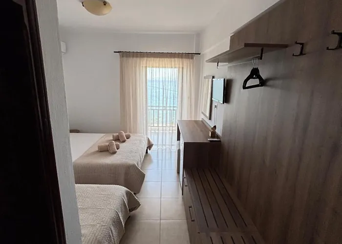 Hotel Avra