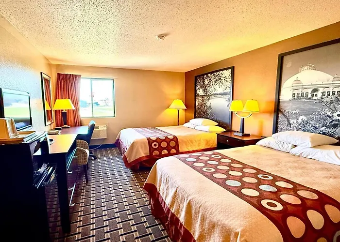 Super 8 By Wyndham Melrose