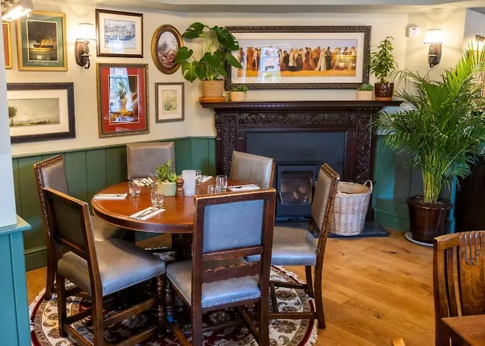 The Globe, Warwick, Warwickshire - Brunning & Price