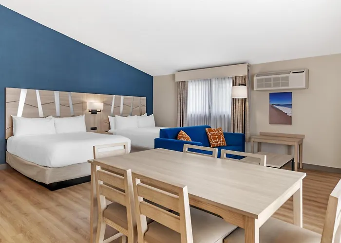 Best Western Plus, The Inn At Hampton