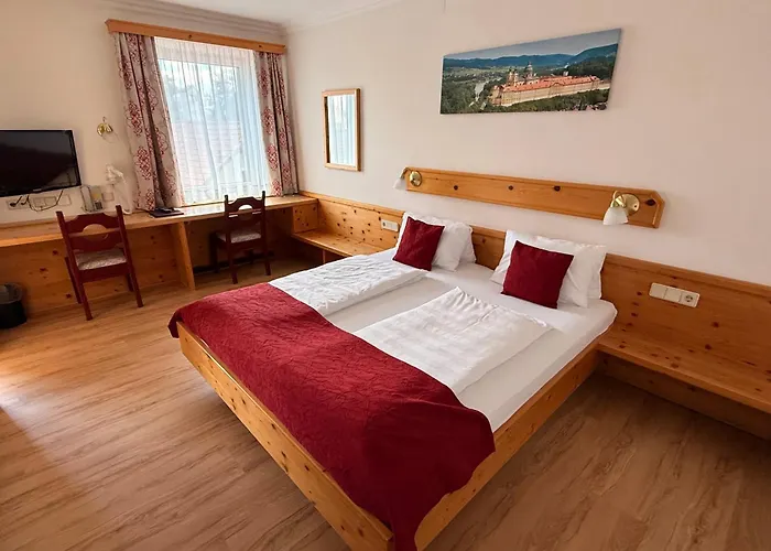Dorf Hotel Grüner Baum