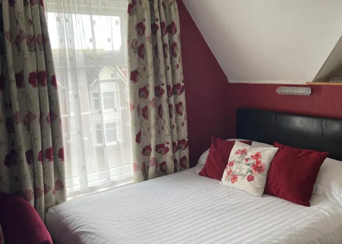 The Beechcliffe Hotel - Over 35'S Only