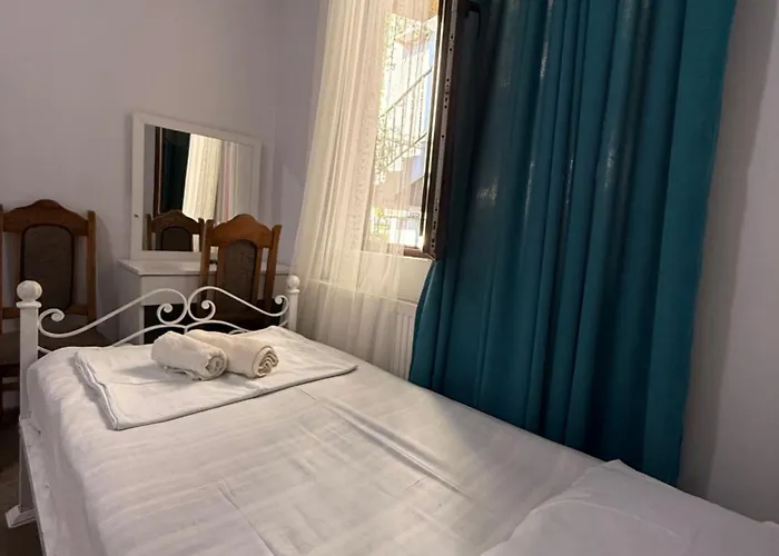 Lia Guest House