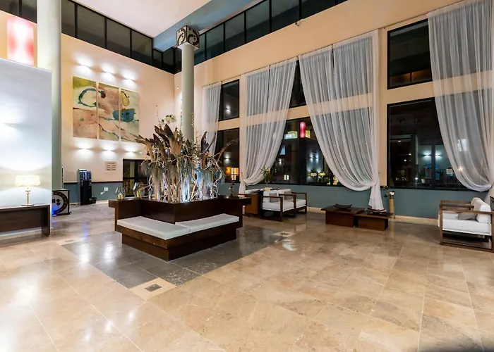 Leo Punta Umbria (Adults Only)