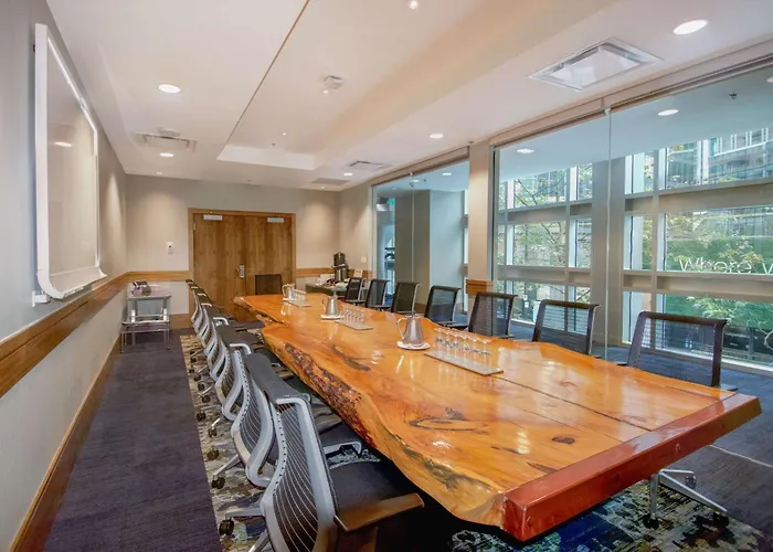Coast Coal Harbour Vancouver Hotel By Apa