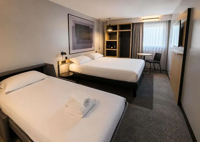 Ibis Orly Chevilly Tram 7
