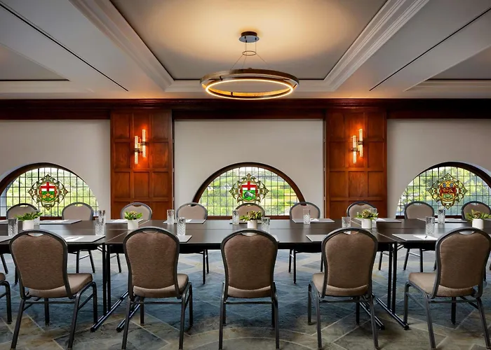 Fairmont Hotel Macdonald