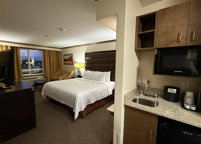Best Western Plus Rose Country Hotel