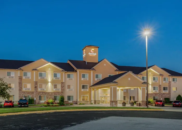 Comfort Suites Johnson Creek Conference Center