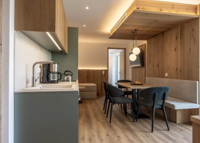 Laurena Aparthotel Near Brixen