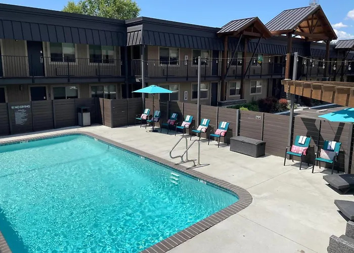 The Hotel Y, A Dazzler Select By Wyndham