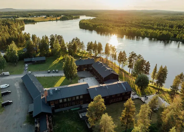 Arctic River Lodge