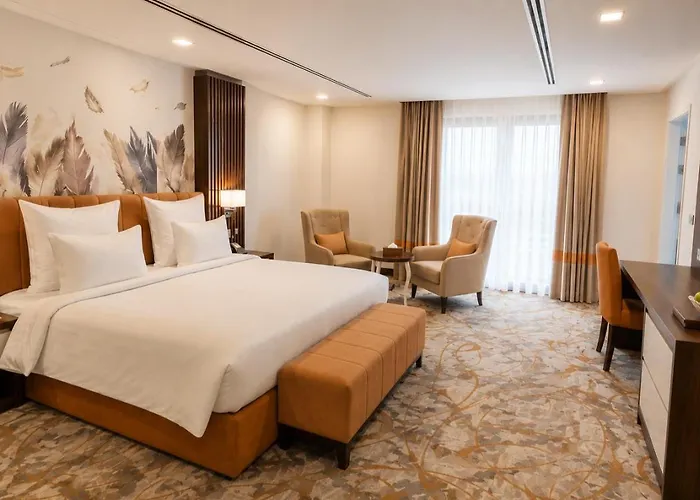 Tulip Plaza - By Le Park Concord