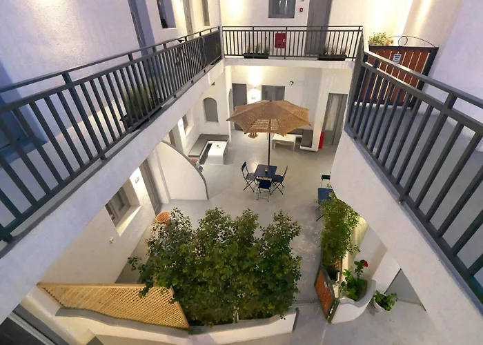 Tatakis Design Hotel With Rooftop Caldera Views