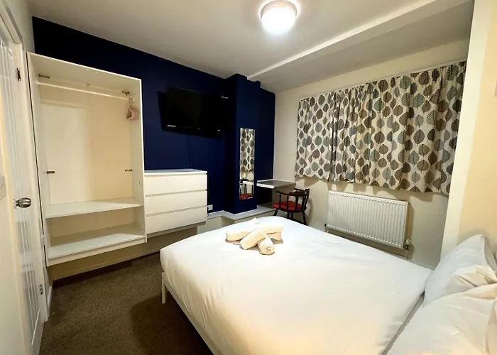 Crofton House Hotel