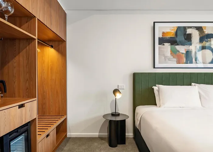 Urban Rest Melbourne Formerly Nolo Apts Lonsdale St