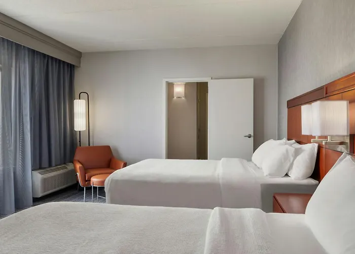 Courtyard By Marriott Pittsburgh Airport