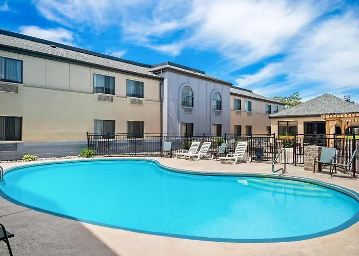 Country Inn & Suites By Radisson, Muskegon, Mi