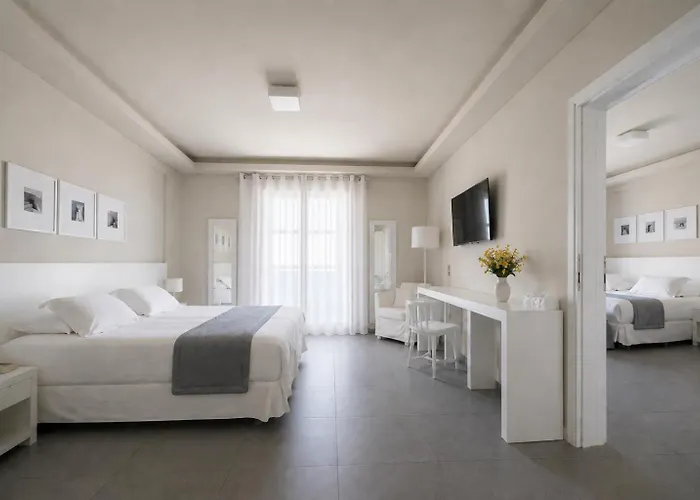 Acroterra Rosa Luxury Suites & Spa