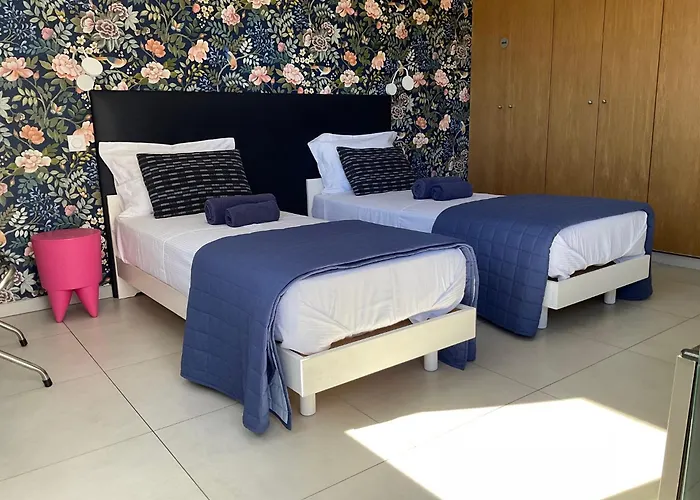 Suite Maritime: Seaside Terrace with Private Parking