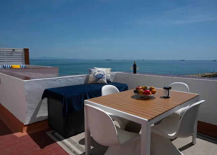 Beachfront Apartment - 2 Terraces - Stunning Sunrises