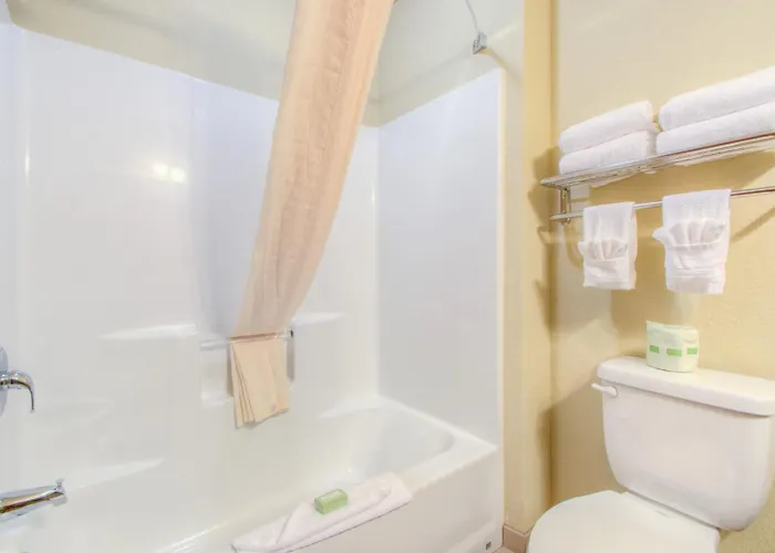 Cobblestone Inn & Suites - Yuma