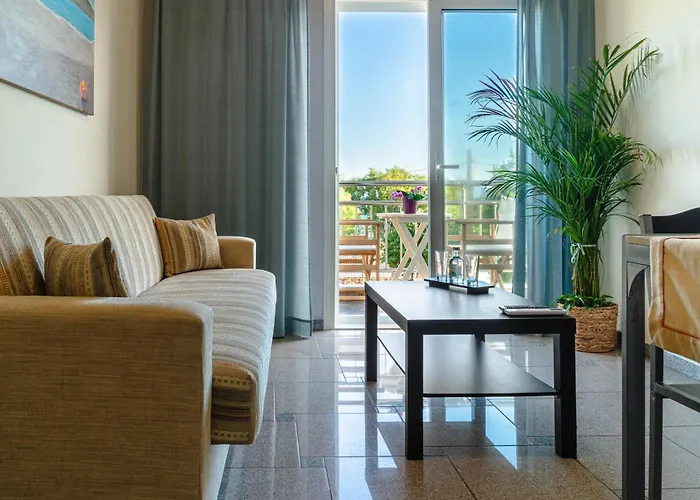Arisvi All Seasons Hotel