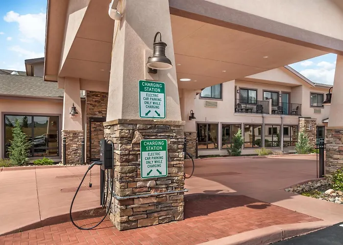 Best Western Plus Silver Saddle Inn
