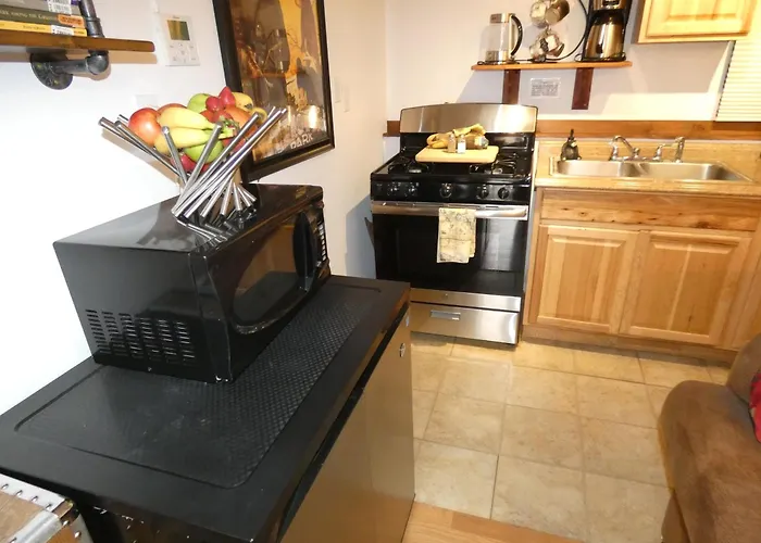 Yellowstone Motel - Adults Only - All Rooms Have Kitchens