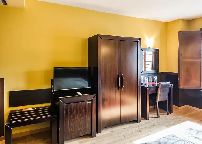 Hotel Ego - Parking Available - Top Central Location