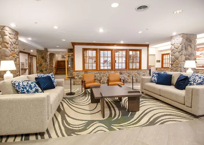 Coast Canmore Hotel & Conference Centre