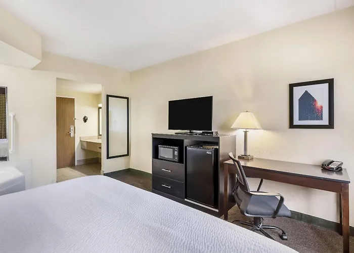 Baymont By Wyndham Janesville