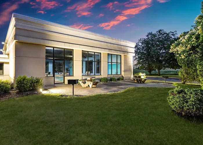 Baymont By Wyndham Janesville