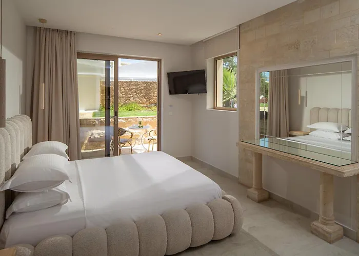 Parthenis Hotel & Suites