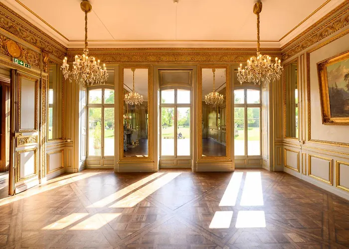Chateau De Pourtales