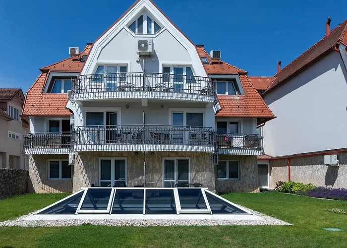 Holiday Club Apartman Hotel