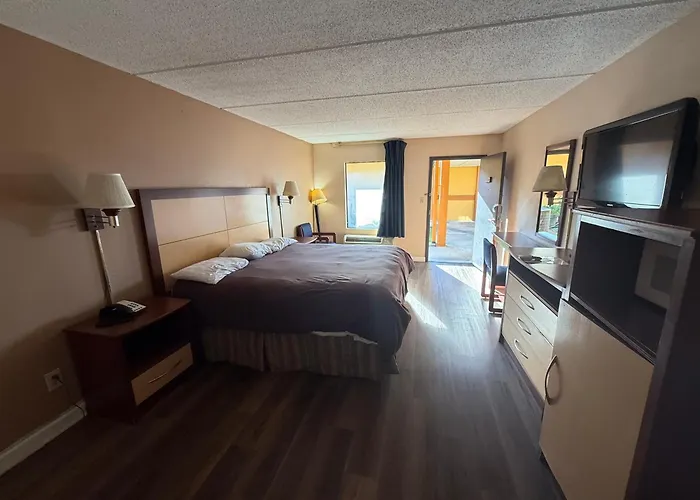 Camilla Inn & Suites