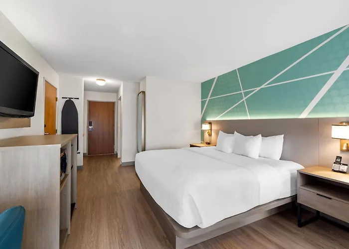 Comfort Inn & Suites And Conference Center