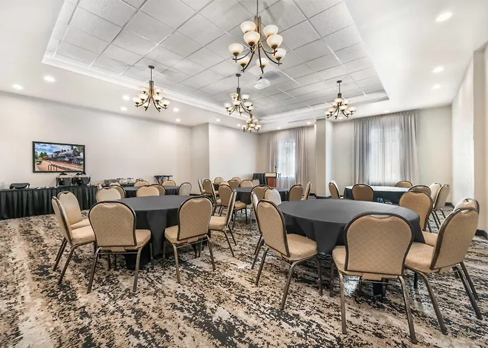 Drury Plaza Hotel Flagstaff